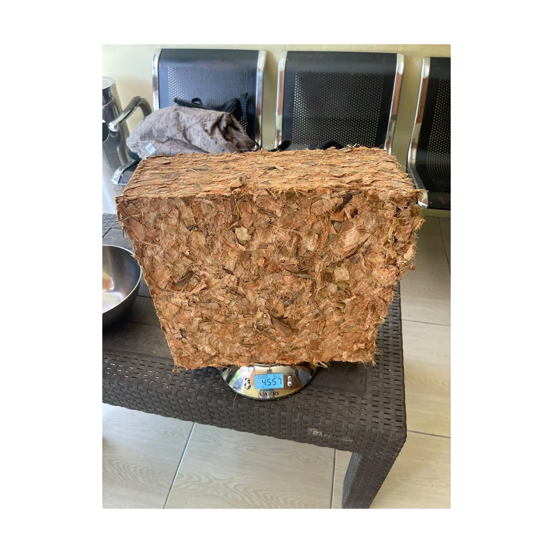 Coir chip block weighed at 4.5kg